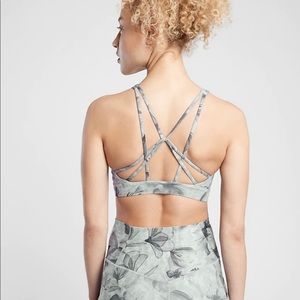 Athleta Solace Printed Bra D-DD+, worn once!